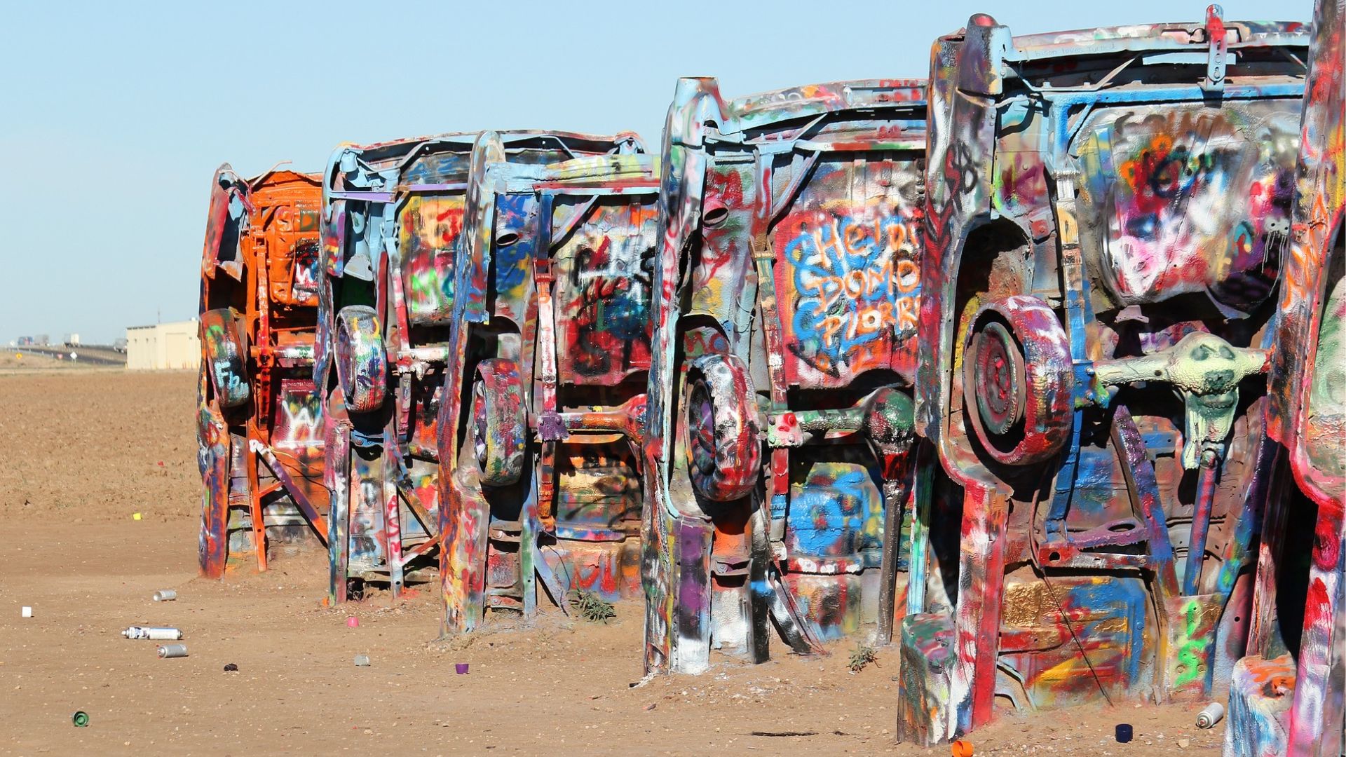 Turn Highway Miles Into Stories: 25 Roadside Attractions Worth Every Detour