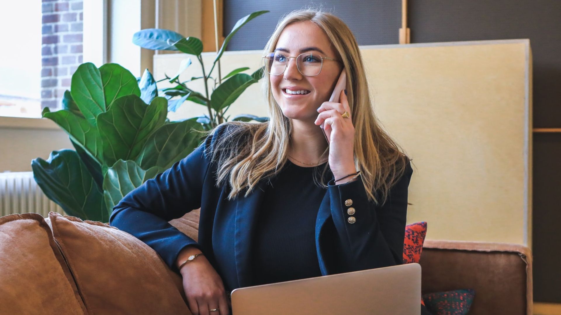 Save Time or Save Money? Travel Agents and DIY Planning Compared for Smarter Travel